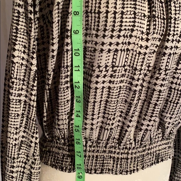 FOREVER 21 career blouse - Picture 5 of 6